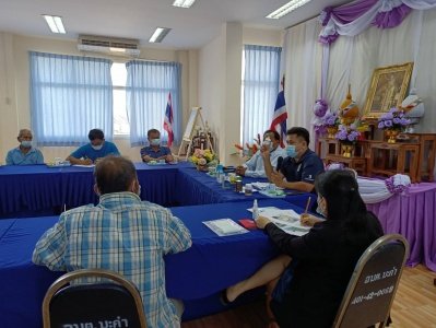 ประชุมเร่งด่วน !! หารือ ช่วยเหลือเกษตรกรที่ได้รับผลกระทบจากโรค โคลัมปี สกิน        เมื่อวันที่ 25 มิถุนายน 2564 นายณรงค์ พลล้ำ นายก อบต.มะค่า ขอความร่วมมือหน่วยงานที่เกี่ยวข้อง กำนัน ผู้ใหย่บ้าน และตั