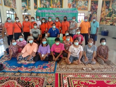 โครงการส่งเสริมการใช้ภูมิปัญญาแพทย์แผนไทยในการป้องกันการเกิดโรค ณ ศาลาวัดทุ่งหนองแหวน โดยกองทุนหลักประกันสุขภาพองค์การบริหารส่วนตำบลมะค่า ร่วมกับ อสม.ทุ่งหนองแหวน        โครงการส่งเสริมการใช้ภูมิปัญญา