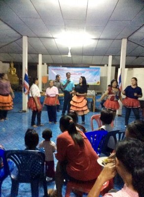 โครงการเสริมสร้างความรักและสามัคคีตำบลมะค่ะระดับตำบล(17-26/06/57)