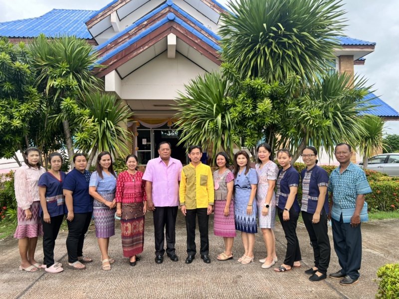 กิจกรรมแต่งกายชุดผ้าไทย ปี 2565