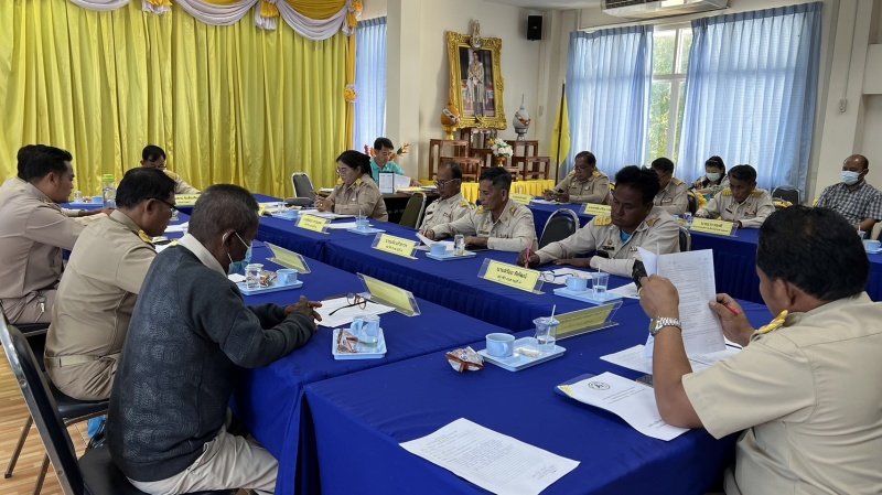 การประชุมสภาองค์การบริหารส่วนตำบลมะค่า สมัยสามัญที่ 4 ครั้งที่ 1/2566
วันที่ 20 ธันวาคม พ.ศ.2566 ณ ห้องประชุมมะค่าทอง ชั้น 2 
ศูนย์บริการประชาชนตำบลมะค่า องค์การบริหารส่วนตำบลมะค่า
